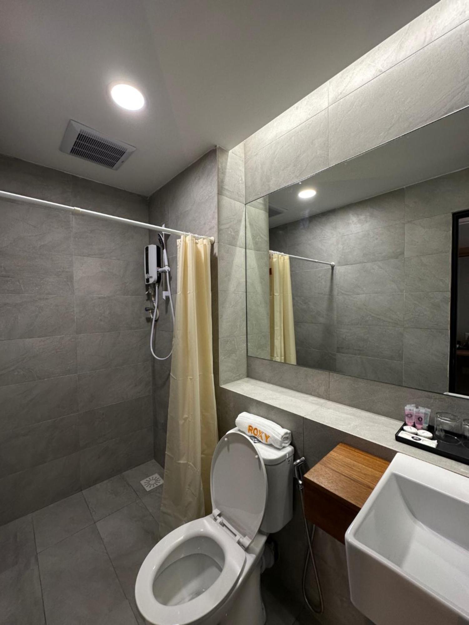 Roxy Hotel Aiman Κουτσίνγκ Εξωτερικό φωτογραφία